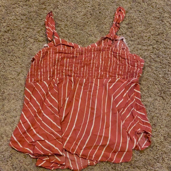 Coral and white striped crop top - Picture 2 of 3